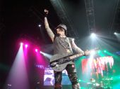 Concerts 2012 0605 paris alphaxl 143 Guns N' Roses